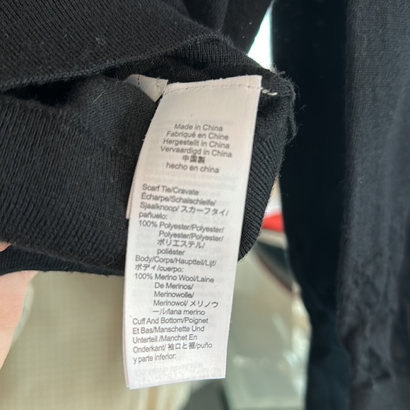 J. Crew merino wool sweater with attached silk scarf. Thin wool sweater. - Picture 4 of 4